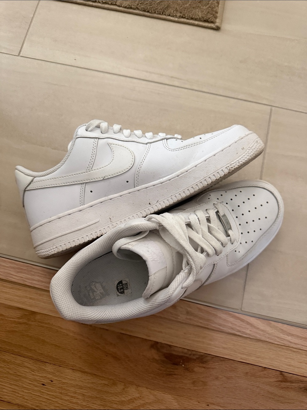 Mens barely used size 10.5 nike air force